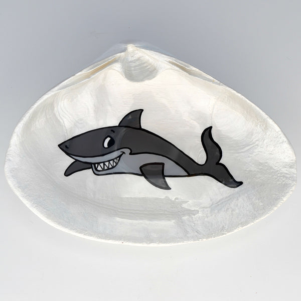 http://cranberrycollective.com/cdn/shop/products/Great_White_Shark_White_Base_Clam_Shell_Dish_Cranberry_Collective_Soap_Spoon_Jewelry_Trinket_Catchall_Ring_a1c6239e-870f-48b8-ba6d-7c7a4ff67dc1_grande.jpg?v=1568307183